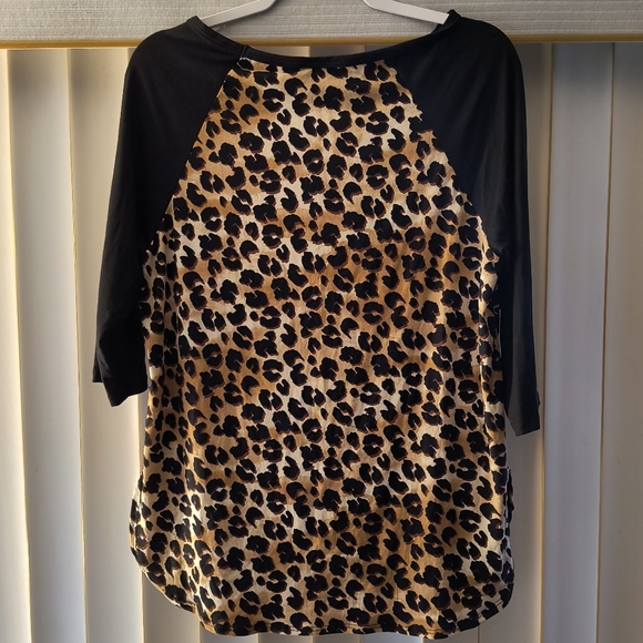 🐆✨ leopard baseball tee - Picture 2 of 2